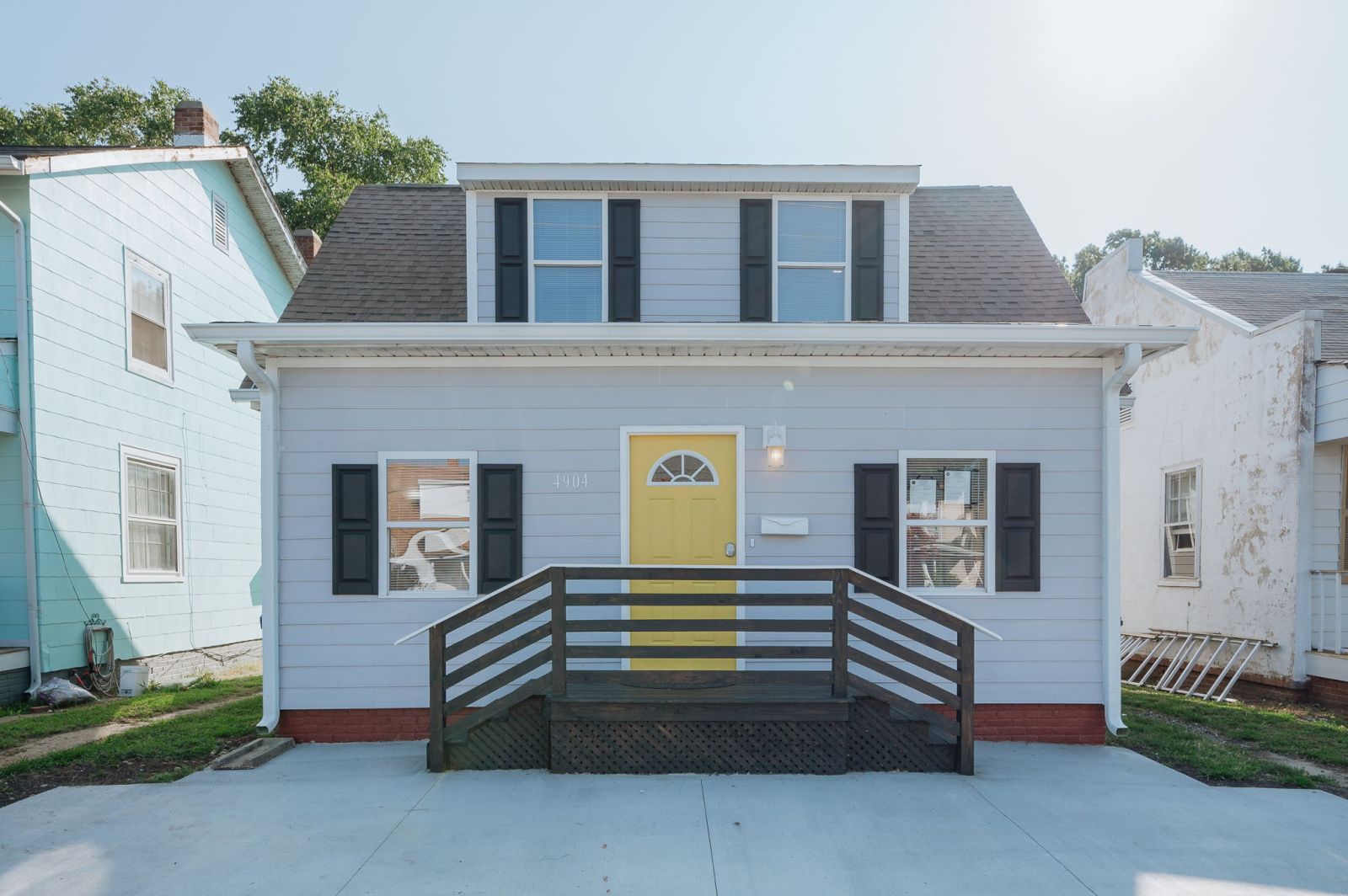 Three Bedroom, Two Bath - Perfect Shipyard Access